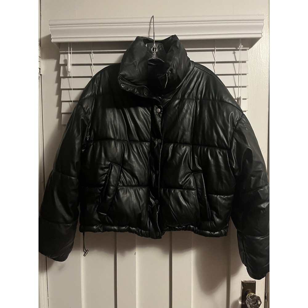 Black Puffer Jacket Cropped Length.  Women's Size Large By Arizona.